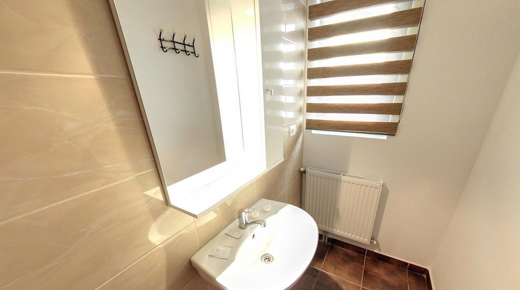La Storia Guest House Питещ Стая снимка