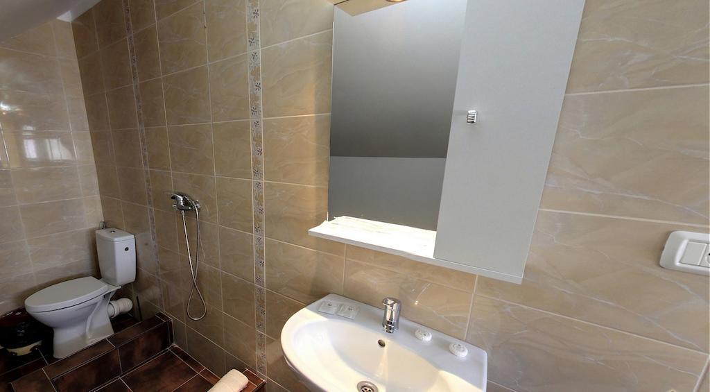 La Storia Guest House Питещ Стая снимка