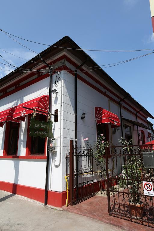 La Storia Guest House Питещ Екстериор снимка